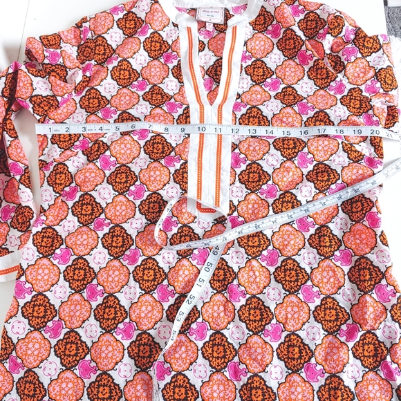 Becky & Max V-neck Colorful Floral Top - Picture 6 of 7